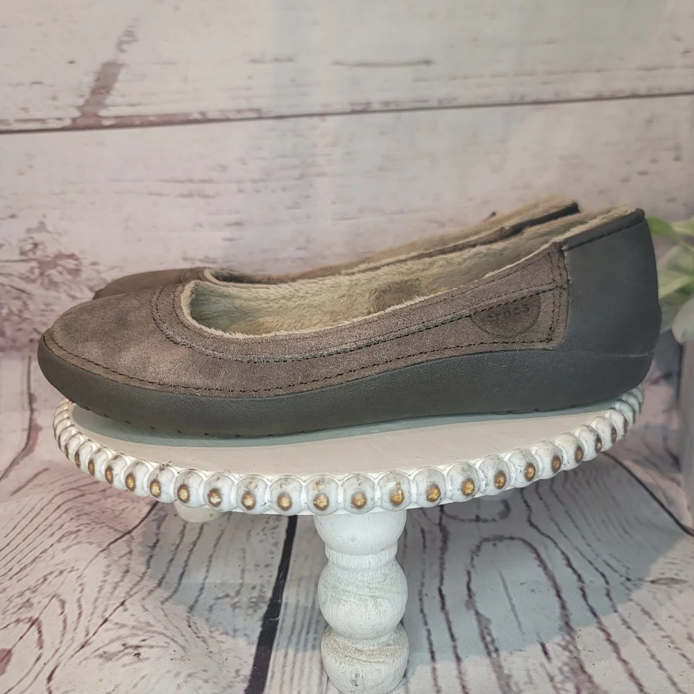 Crocs Mammoth Winter Ballet Flats in Brown Suede. Size 8W - Picture 5 of 11